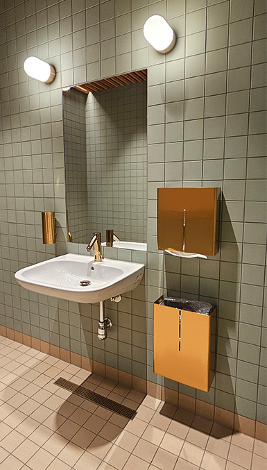 Bergenhus Toilet 385X677